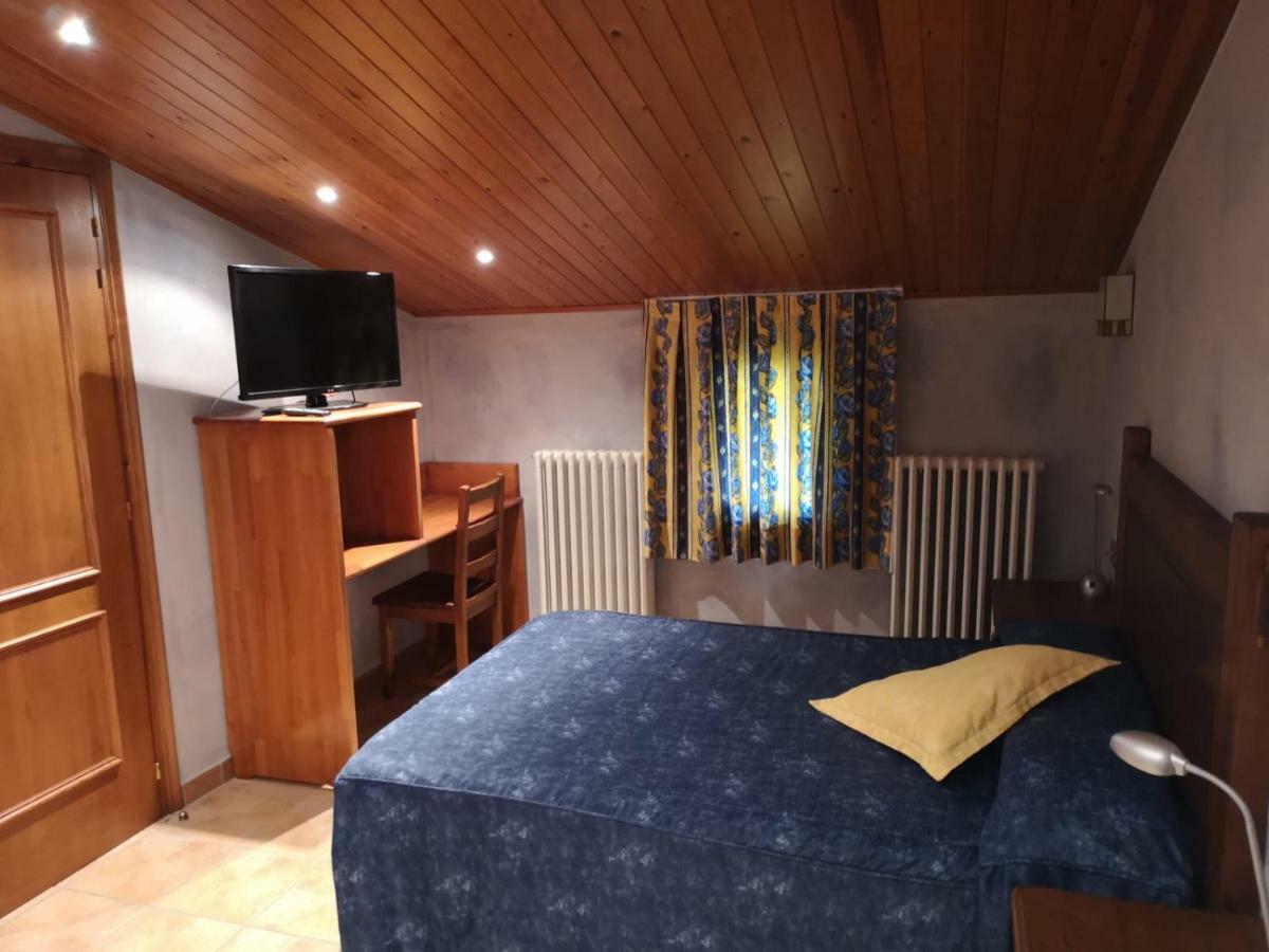 Hostal Cal Francisco Gosol Ngoại thất bức ảnh